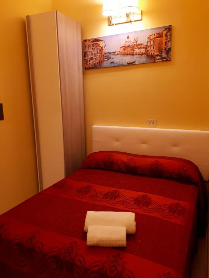 Sun Light Guest House 2 โรม ภายนอก รูปภาพ