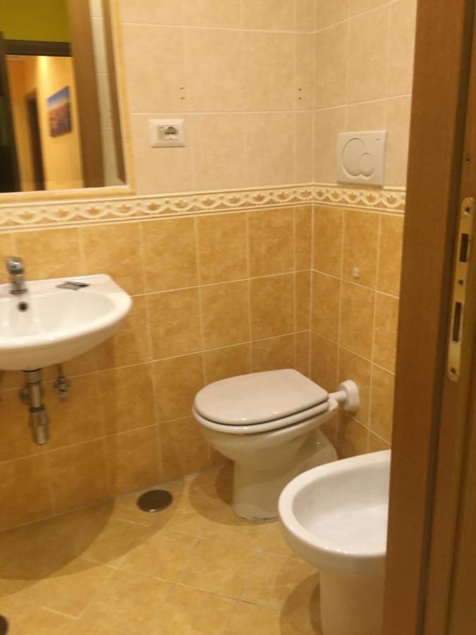 Sun Light Guest House 2 โรม ภายนอก รูปภาพ